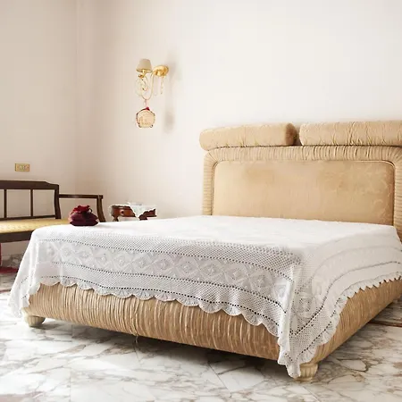 Bed & Breakfast Artis Domus Naples