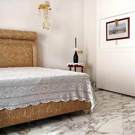 Nocleg ze śniadaniem Artis Domus 4*