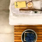 Artis Domus Bed and Breakfast 4*
