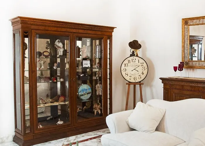 فندق مبيت وإفطار Artis Domus نابولي